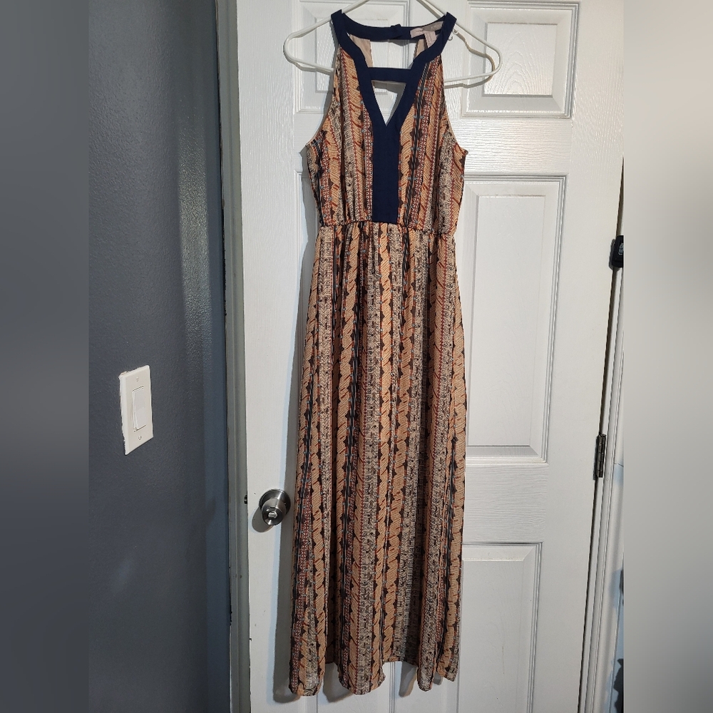 Forever 21 Navy and Tan Patterned Maxi Dress